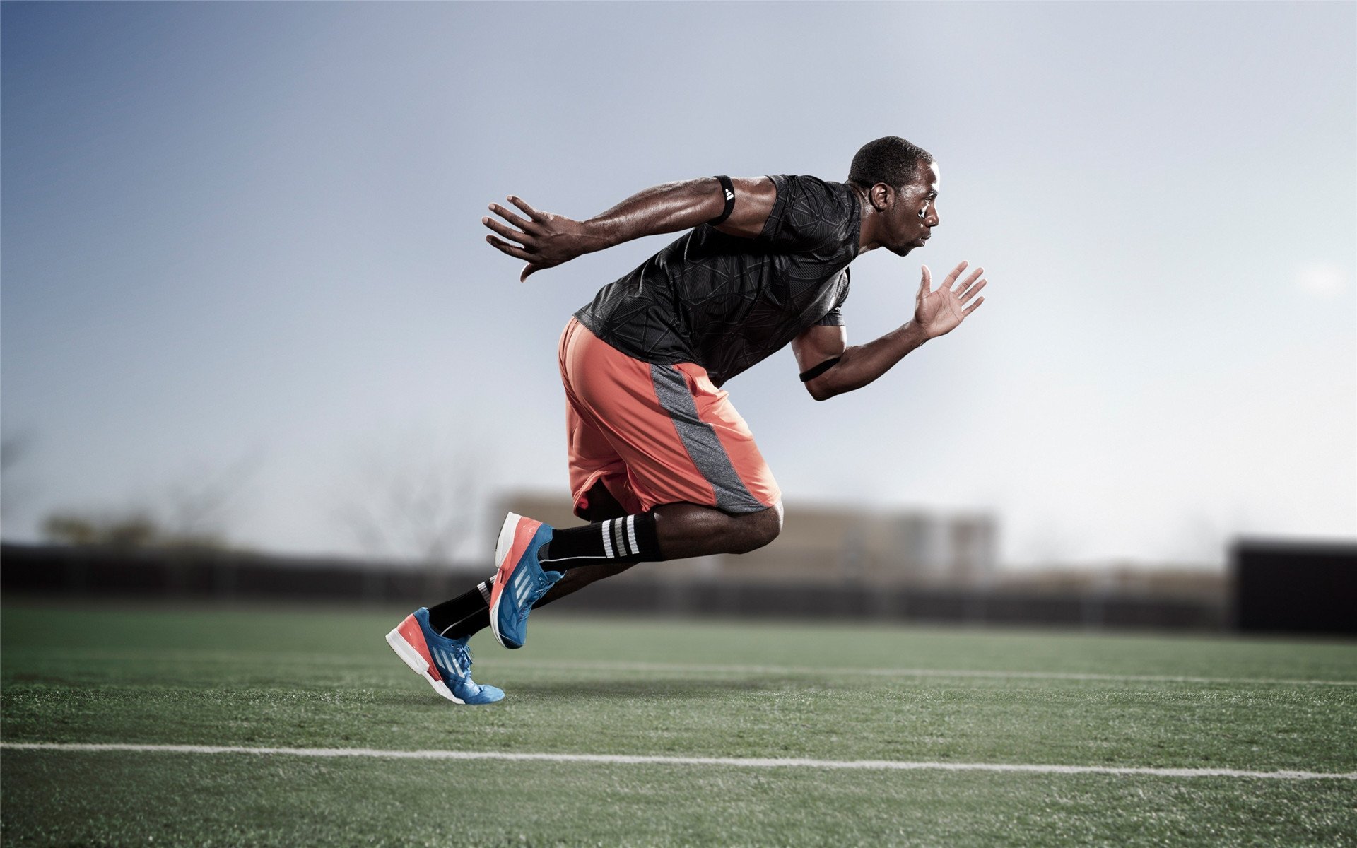 “卡路里运动场”等趣味体育挑战赛在全民健身日当天举行，吸引众多参与者