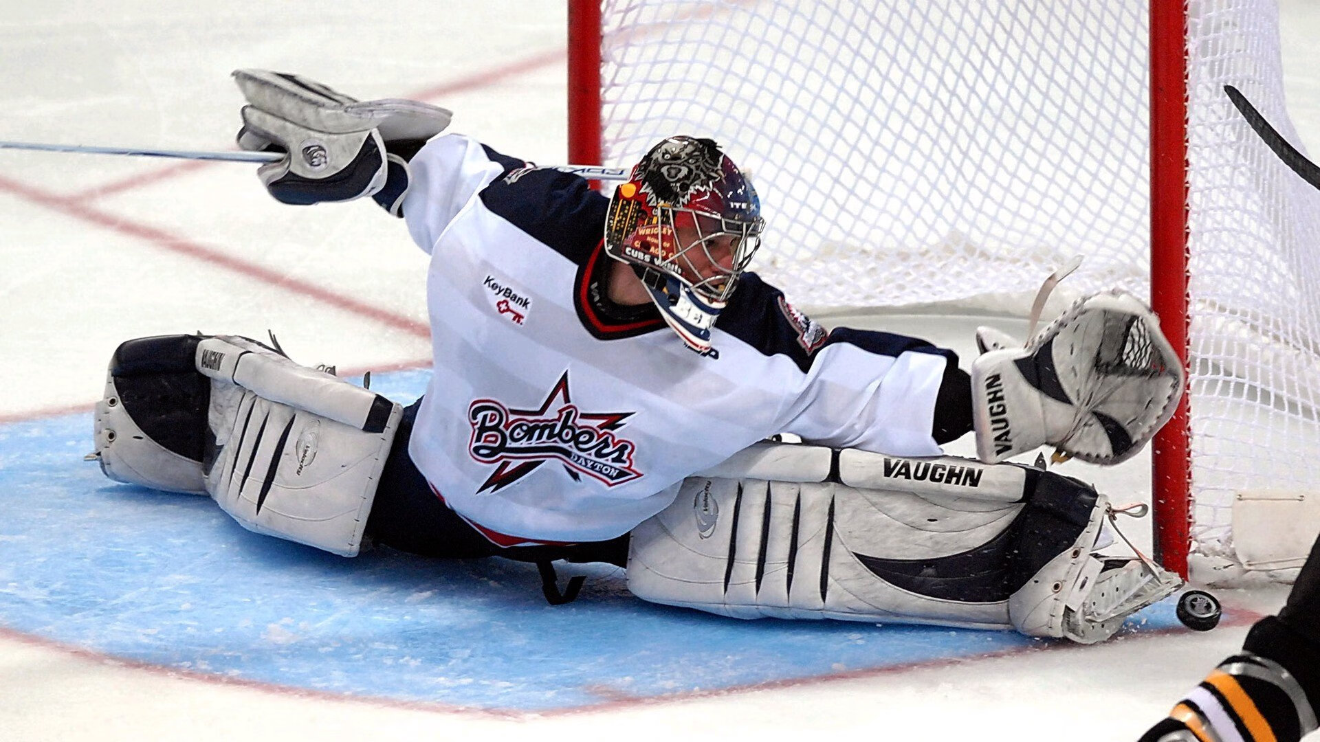 开云官网入口地址-《双赢合作：企业跨界助力电竞产业发展》，双赢共进