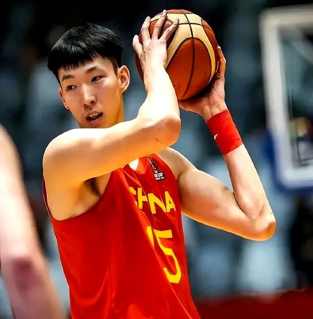 开云体育在线登入-中国男篮世界杯大名单公布：周琦领衔，00后新星入选的简单介绍