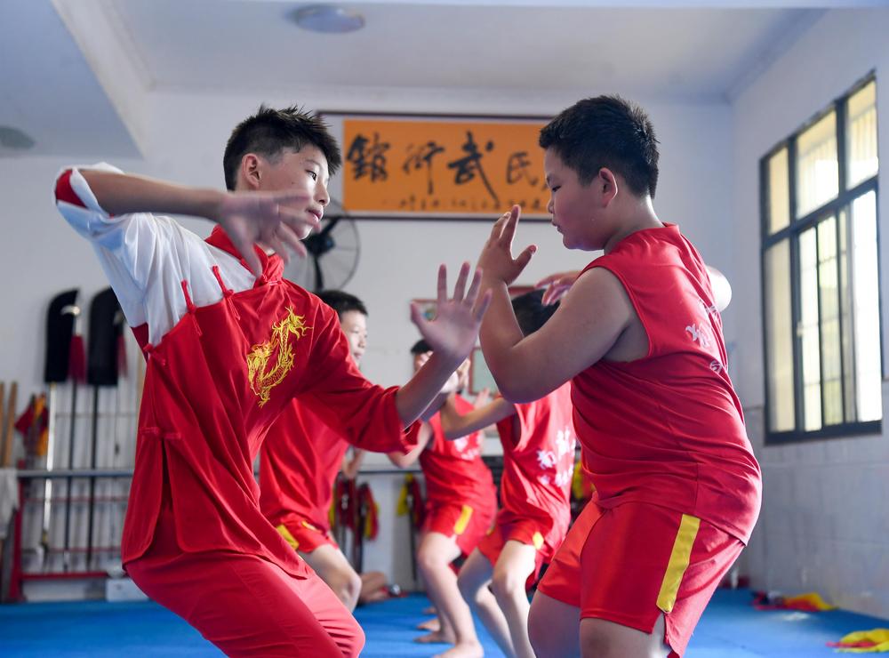 开云体育官网入口-体育非遗项目展示：传统武术显魅力