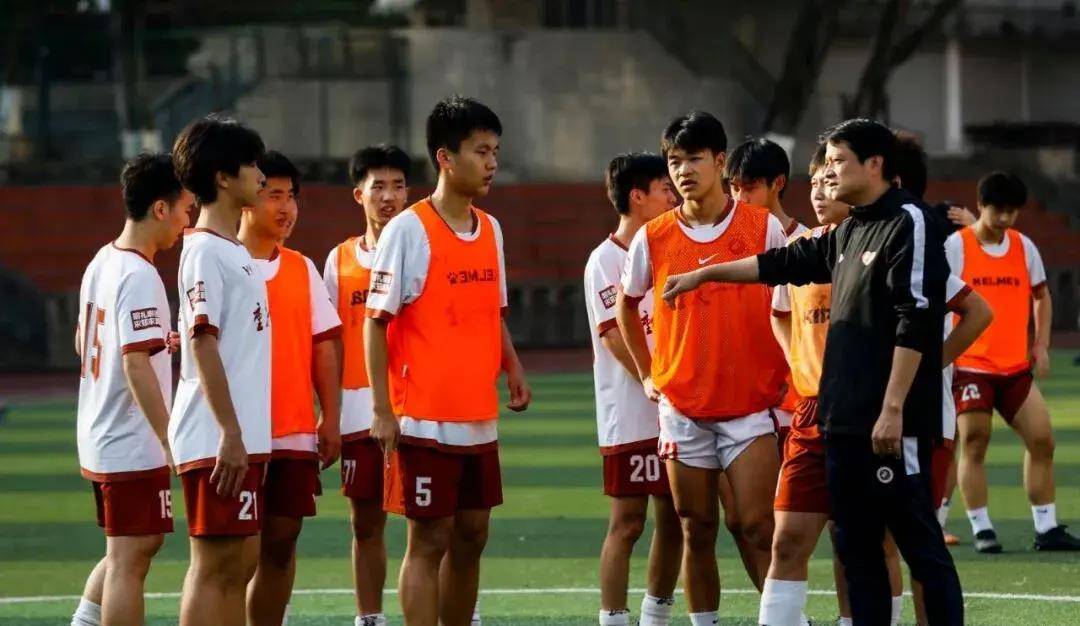 开云体育入口-体教结合困境：学生球员如何平衡学业与职业训练？的简单介绍