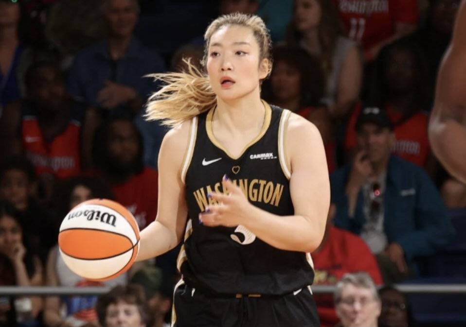 包含女篮李梦WNBA表现：场均10+，站稳脚跟？的词条