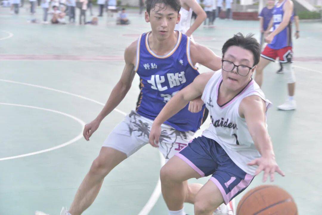 开云体育网站-包含篮球暴力事件：球场打架屡禁不止，处罚力度遭质疑的词条