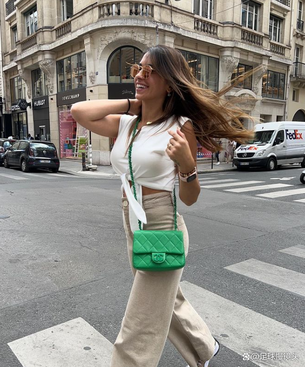 开云体育在线登录-关于梅西妻子安东内拉推出个人品牌，时尚圈新宠的信息