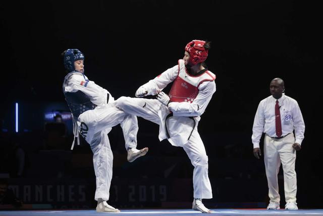 击剑大奖赛现争议判罚，运动员当场申诉成功的简单介绍